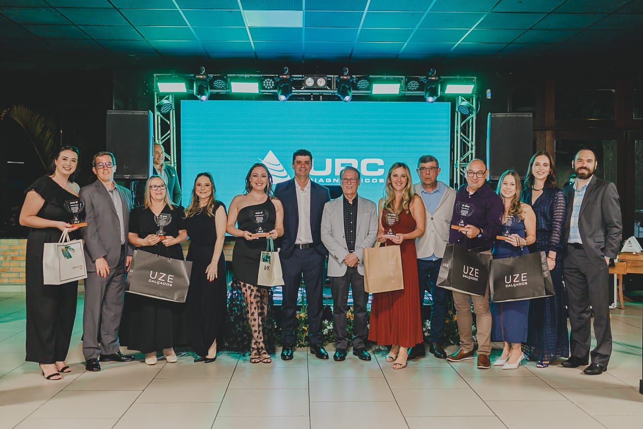 Festa e entrega de homenagens marcam os 35 anos de fundação da URC Diagnósticos